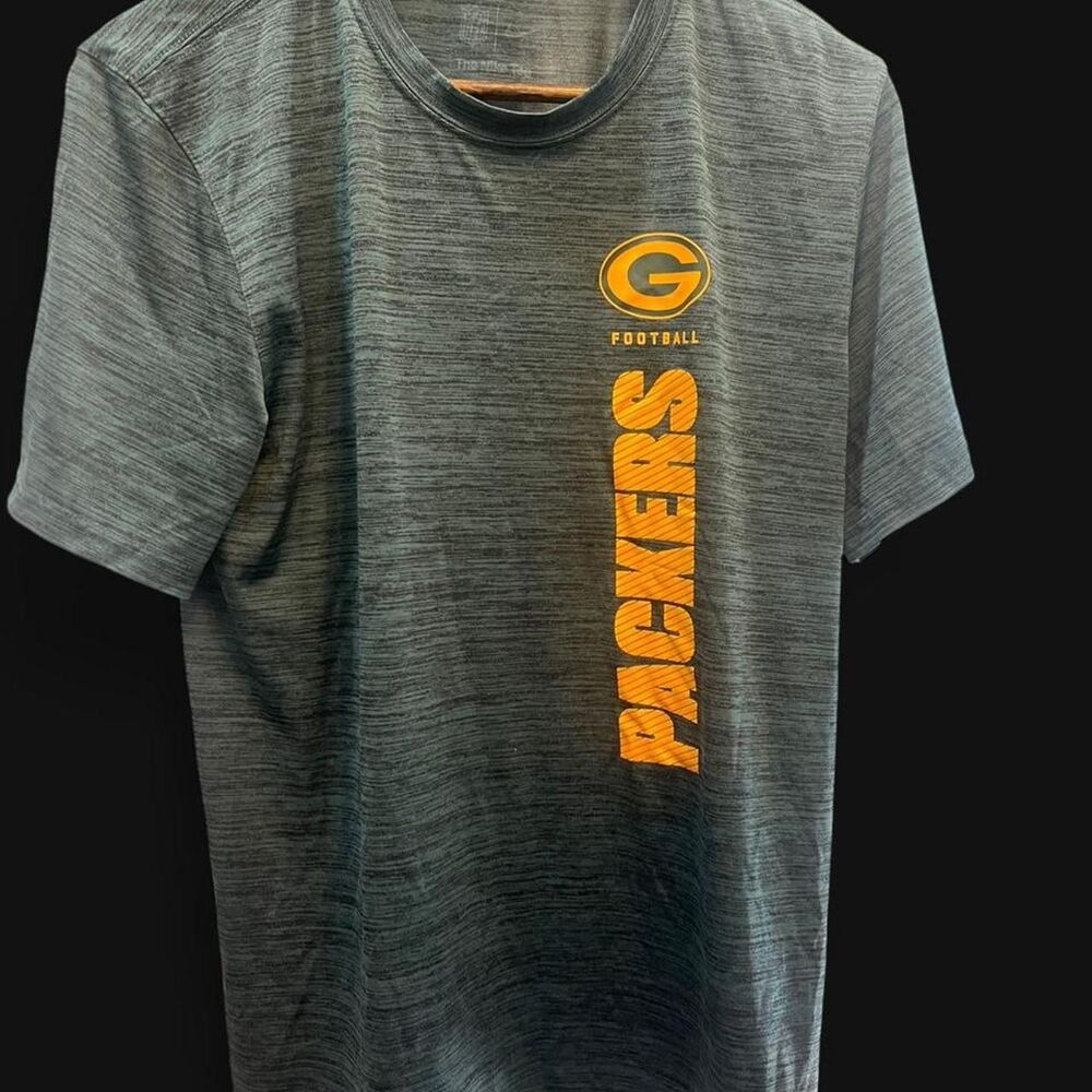 Nike Men's Grey and Black T-shirt